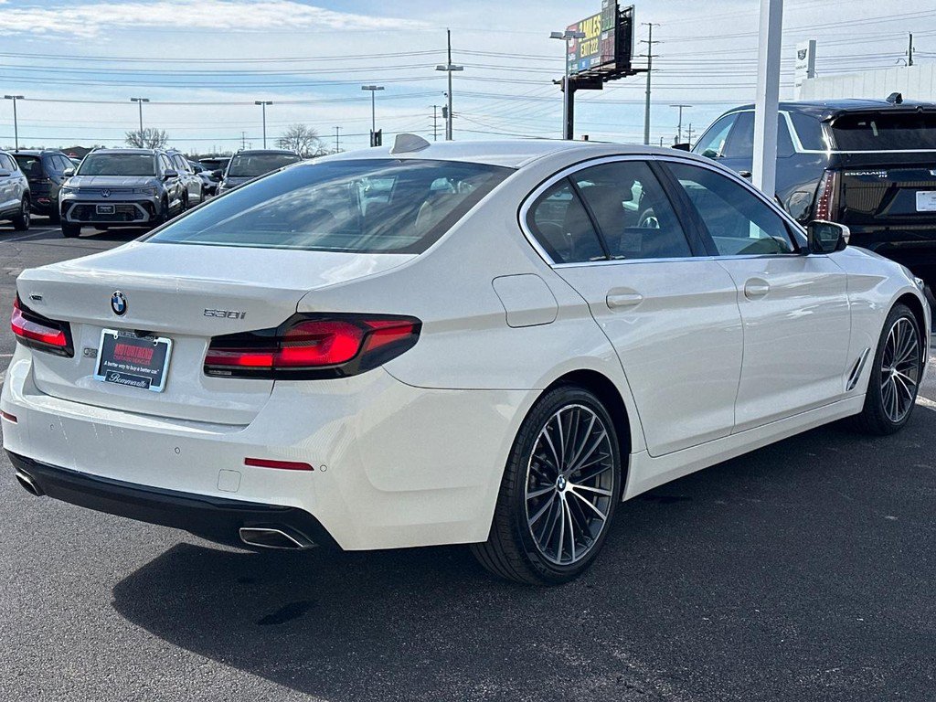 Used 2022 BMW 530i xDrive w/ Premium Package image 5