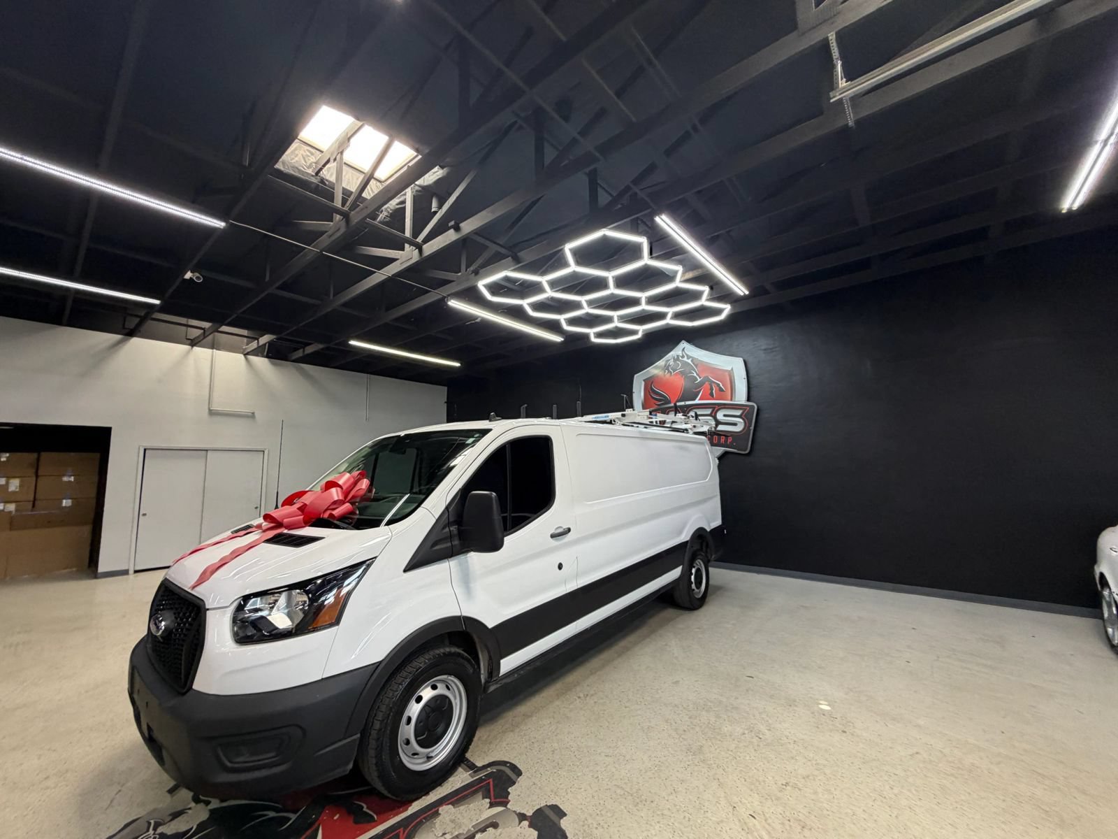 Used 2024 Ford Transit 250 Low Roof w/ Fleet Fuel Economy Package RWD image 2