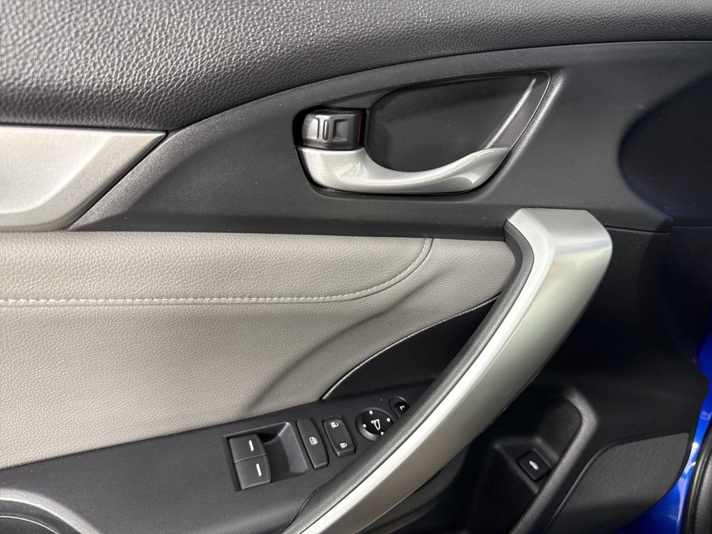 Used 2018 Honda Civic EX-L image 31