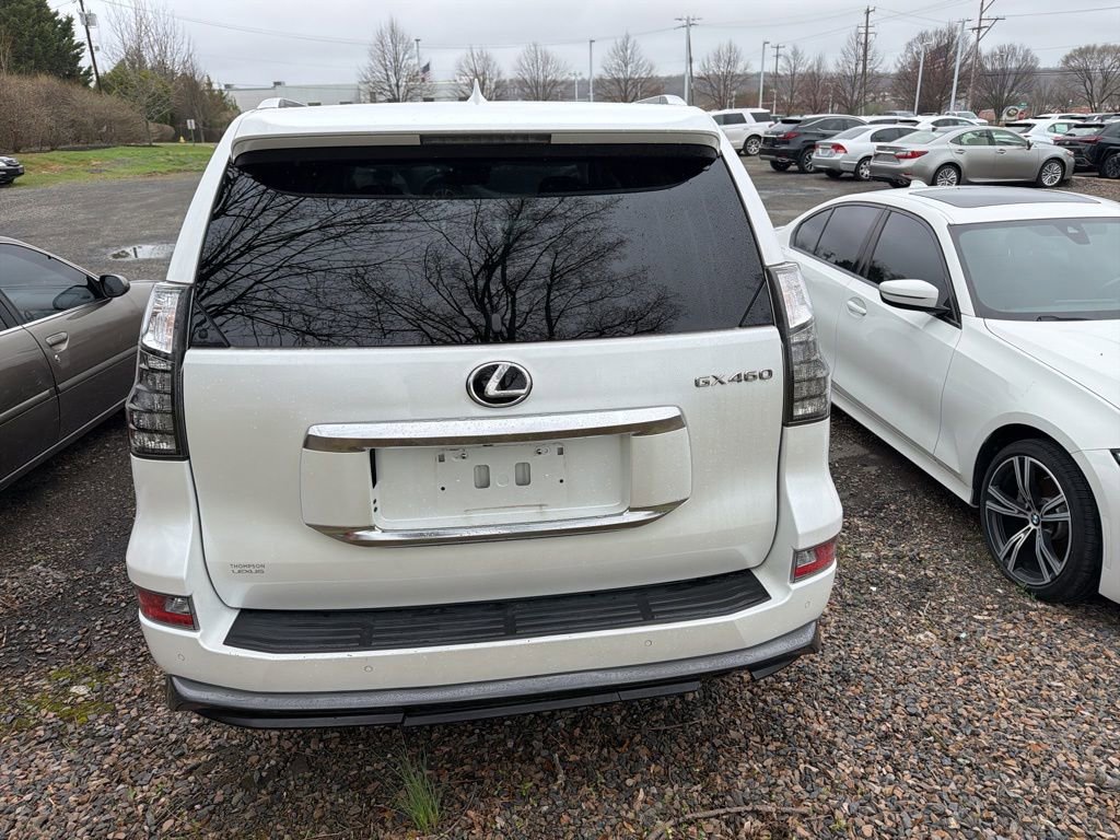 Used 2023 Lexus GX 460 Premium w/ Accessory Package image 5