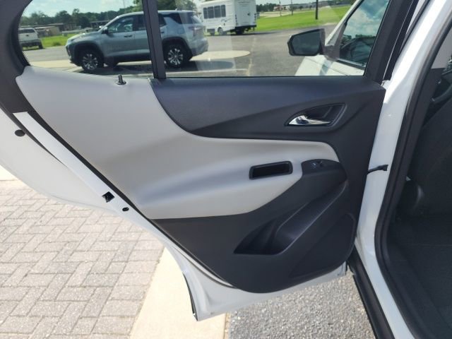Used 2023 Chevrolet Equinox LS w/ LS Convenience Package image 14