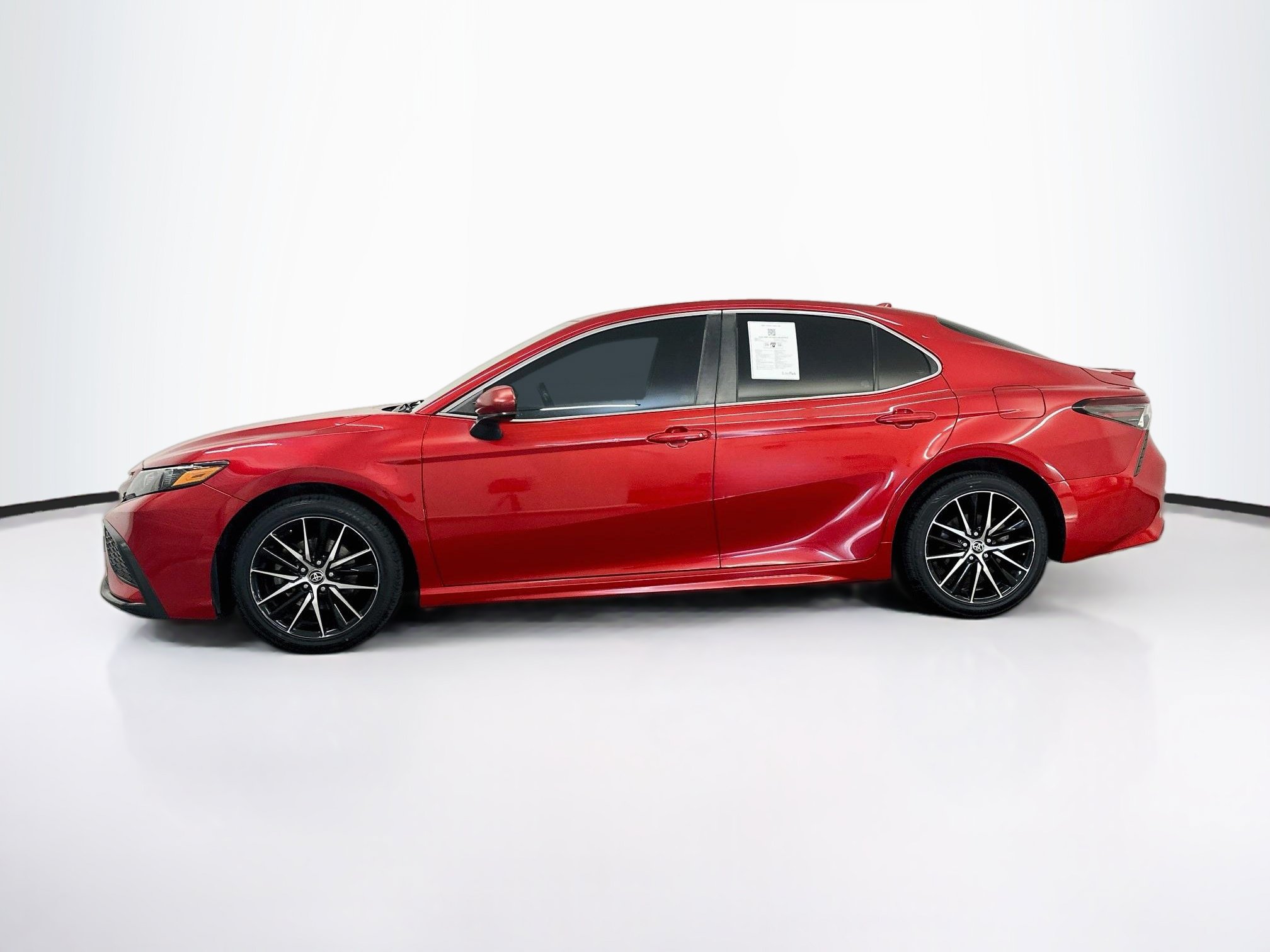 Used 2021 Toyota Camry SE FWD image 4
