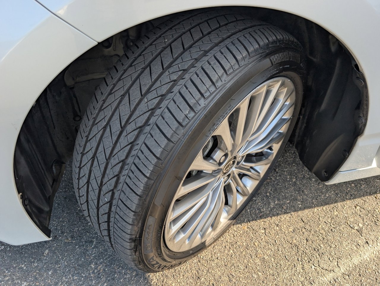 Used 2022 Toyota Avalon Limited w/ Advanced Safety Package image 21