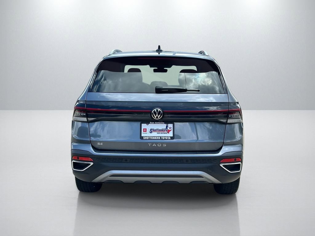 Used 2025 Volkswagen Taos SE FWD image 6