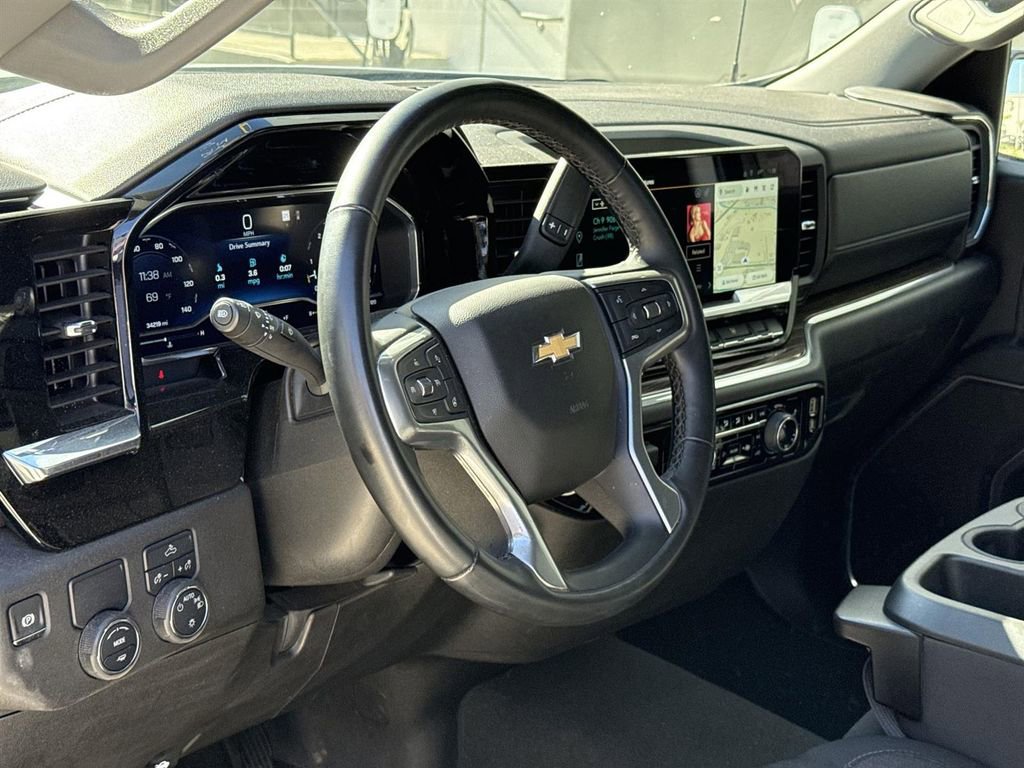 Used 2025 Chevrolet Silverado 1500 LT image 7