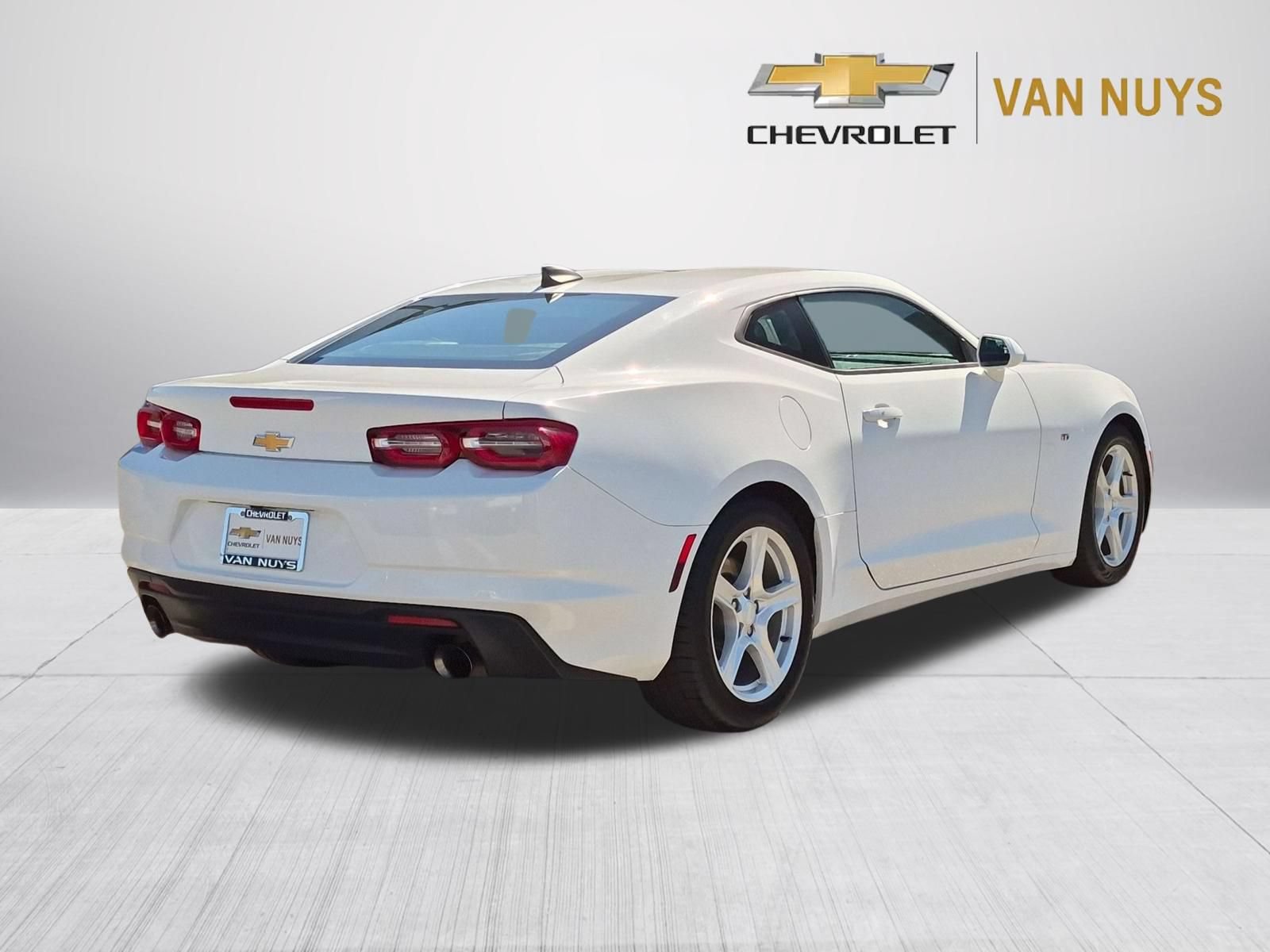 Used 2020 Chevrolet Camaro LT RWD image 5