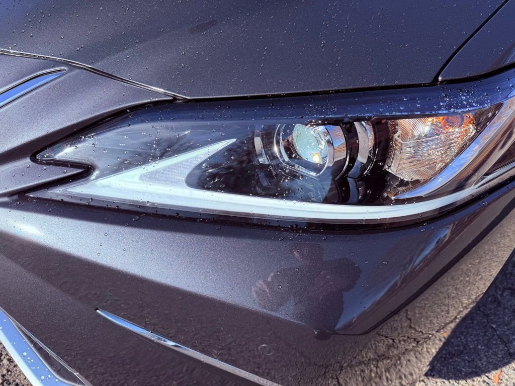 Used 2024 Lexus ES 350 w/ Premium Package image 10