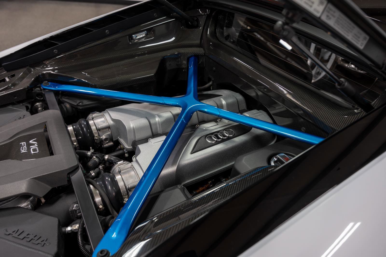 Used 2017 Audi R8 V10 plus w/ Full Leather Package image 73