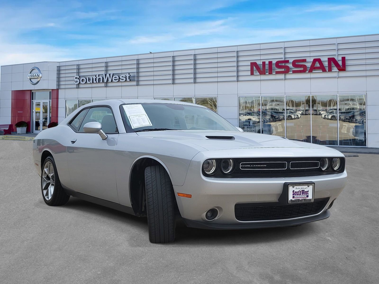 Used 2023 Dodge Challenger SXT w/ Plus Package RWD image 4