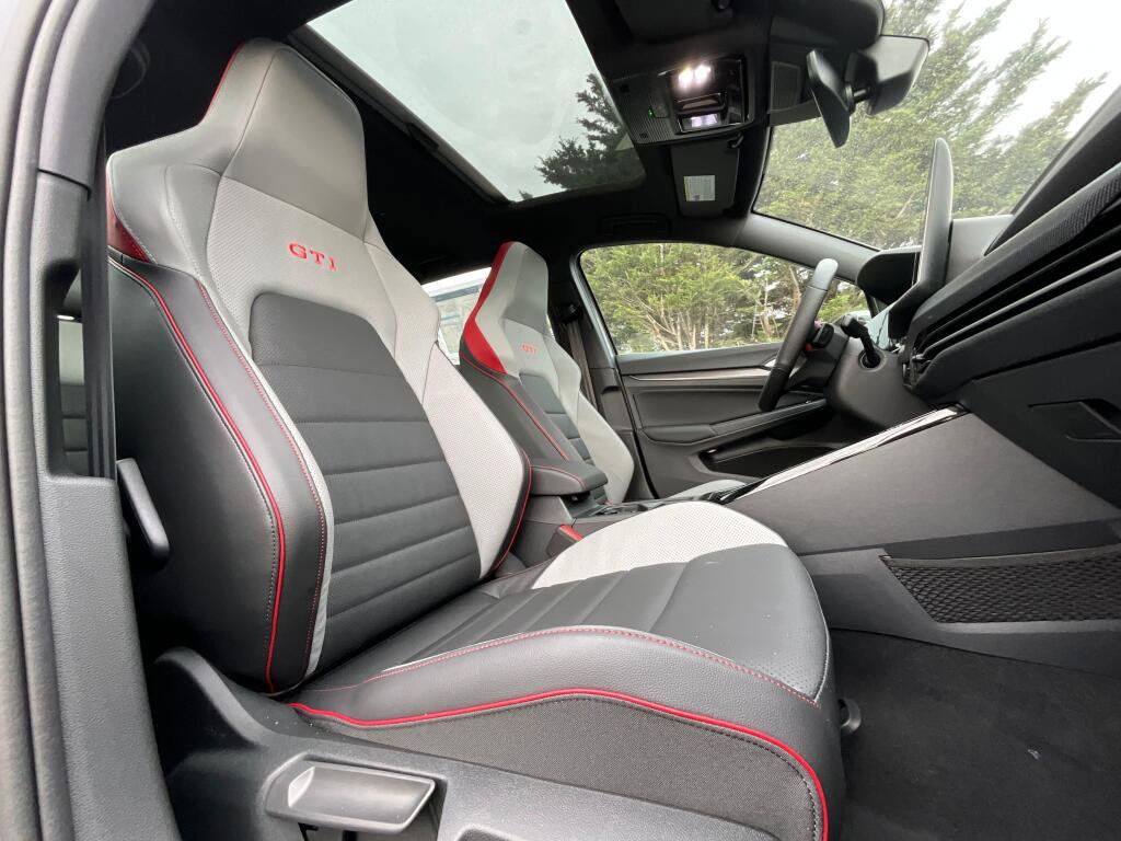 New 2026 Volkswagen GTI SE image 11