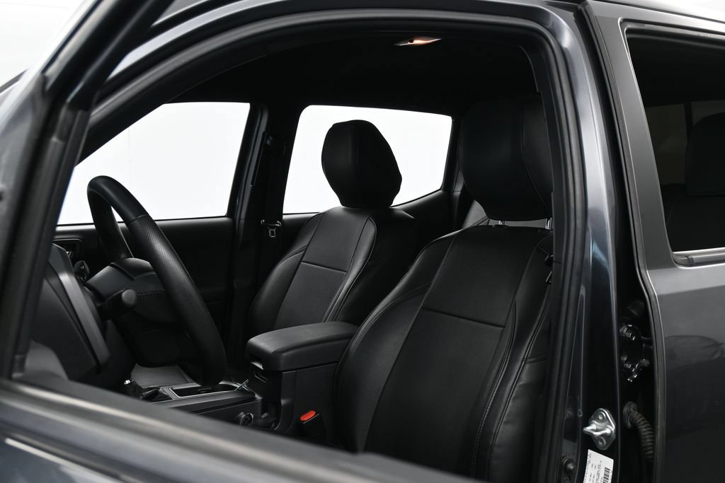 Used 2022 Toyota Tacoma TRD Off-Road AWD/4WD image 10