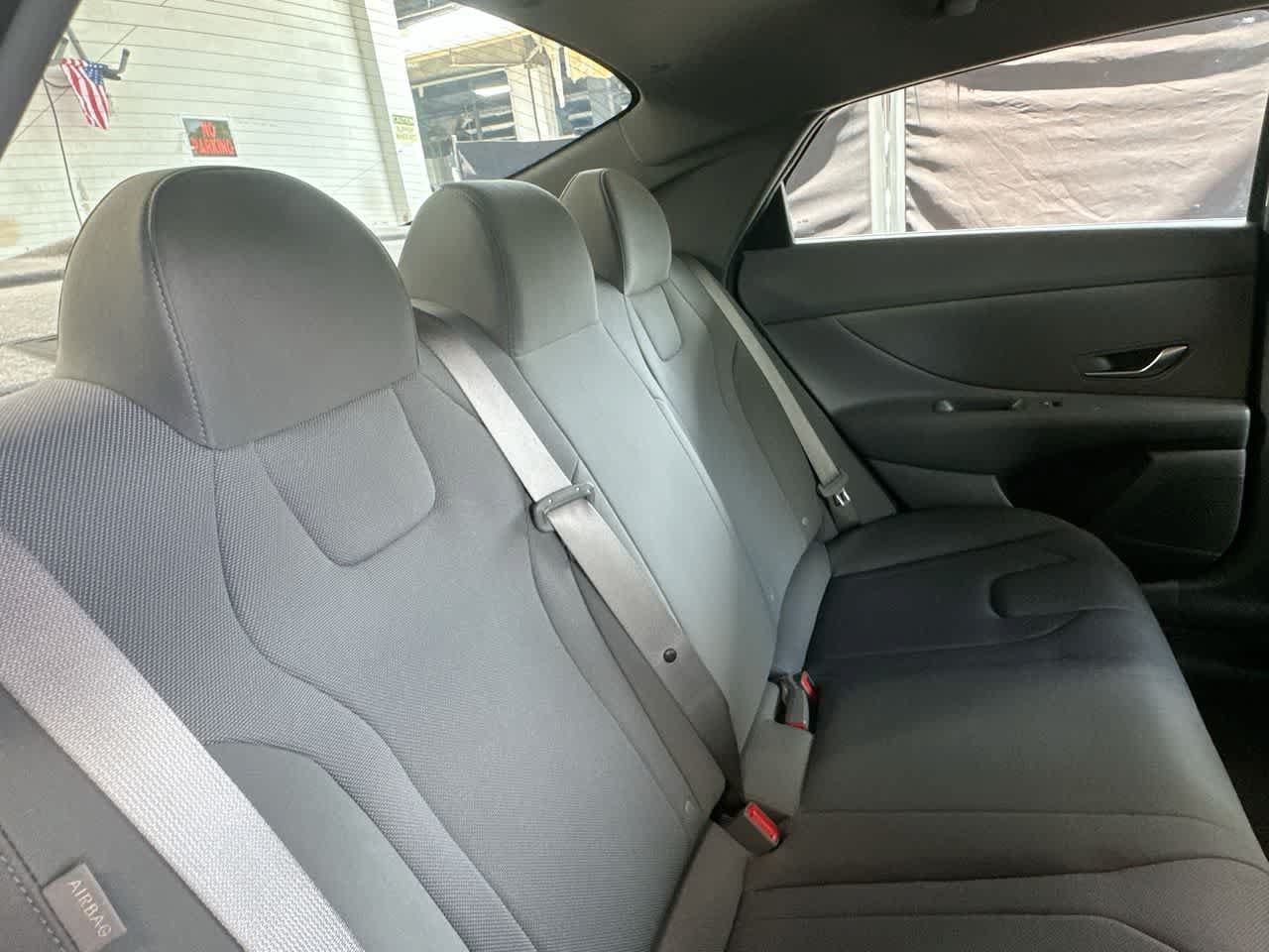 Used 2025 Hyundai Elantra SE FWD image 26