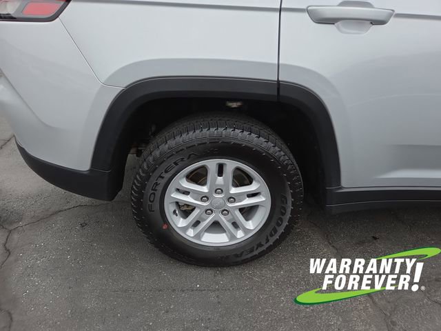 Used 2024 Jeep Grand Cherokee Laredo w/ Luxury Tech Group I AWD/4WD image 20