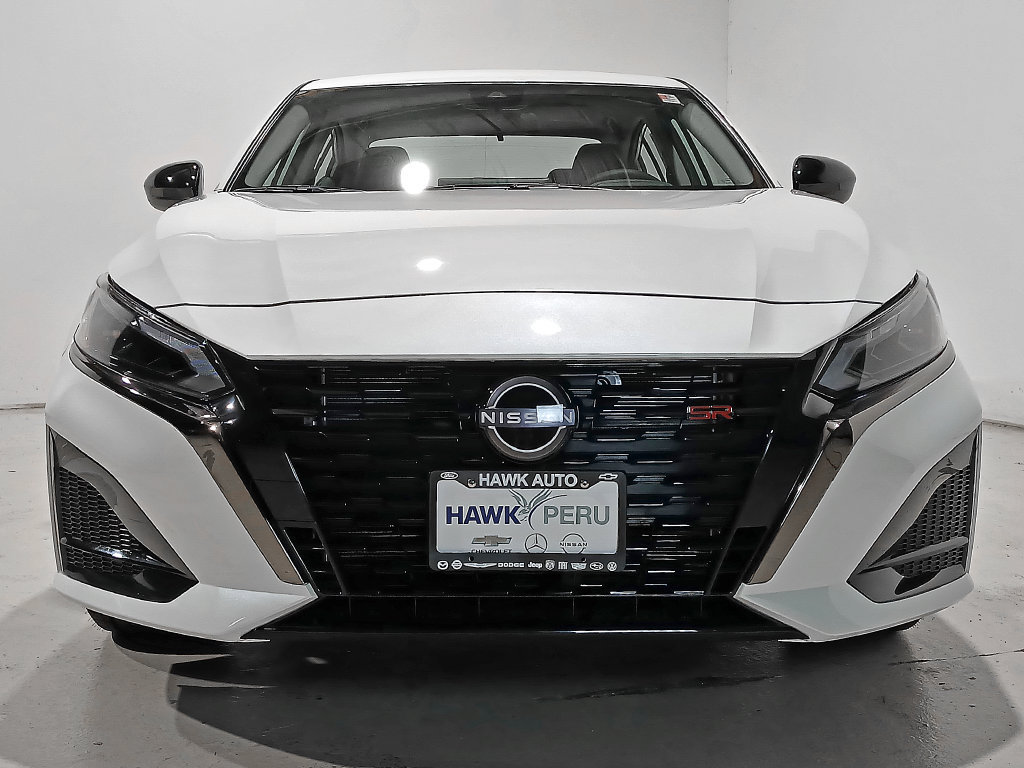 New 2026 Nissan Altima 2.5 SR w/ SR Premium Package FWD image 2