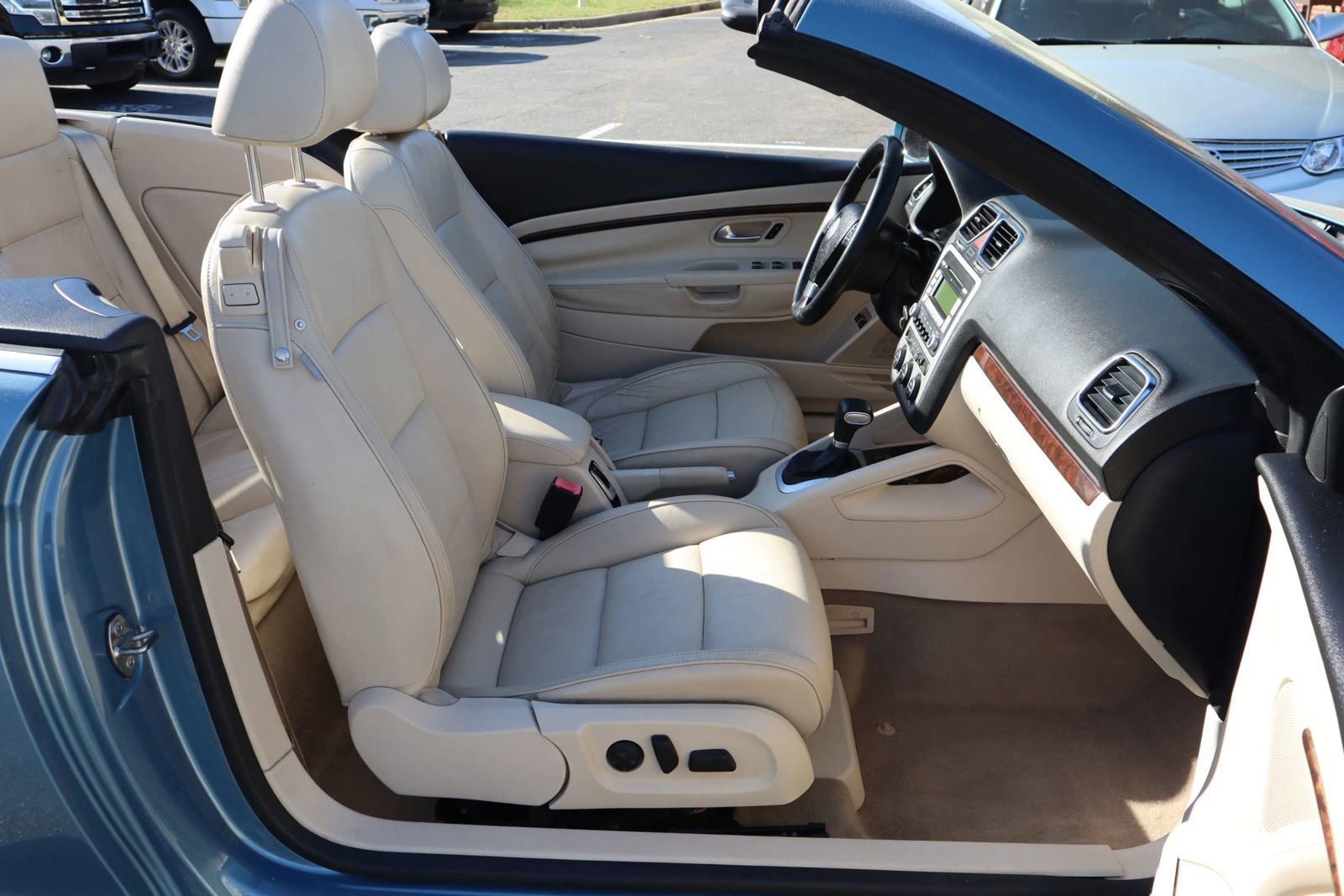 Used 2008 Volkswagen Eos Lux FWD image 15