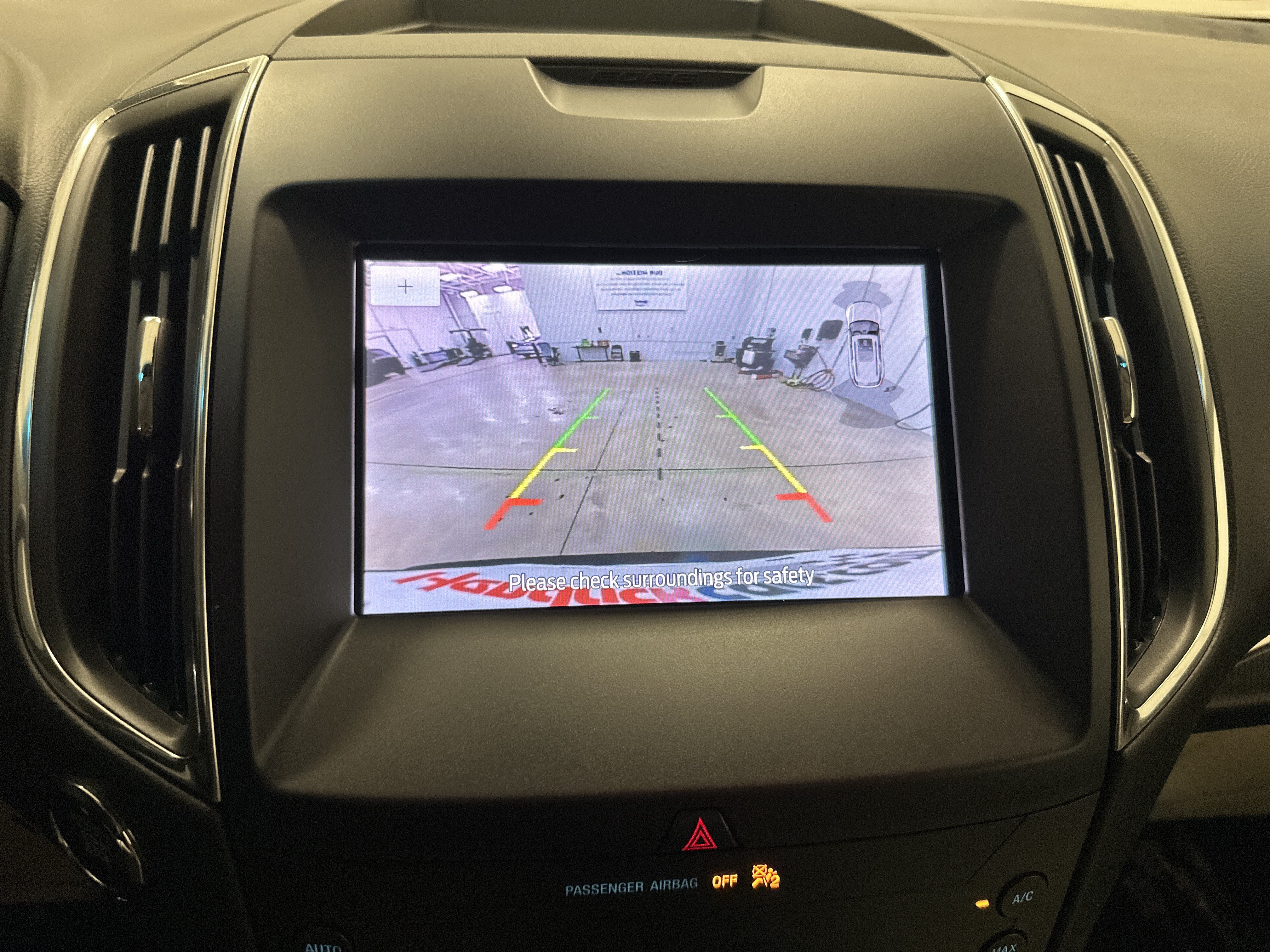 Used 2020 Ford Edge Titanium AWD/4WD image 25