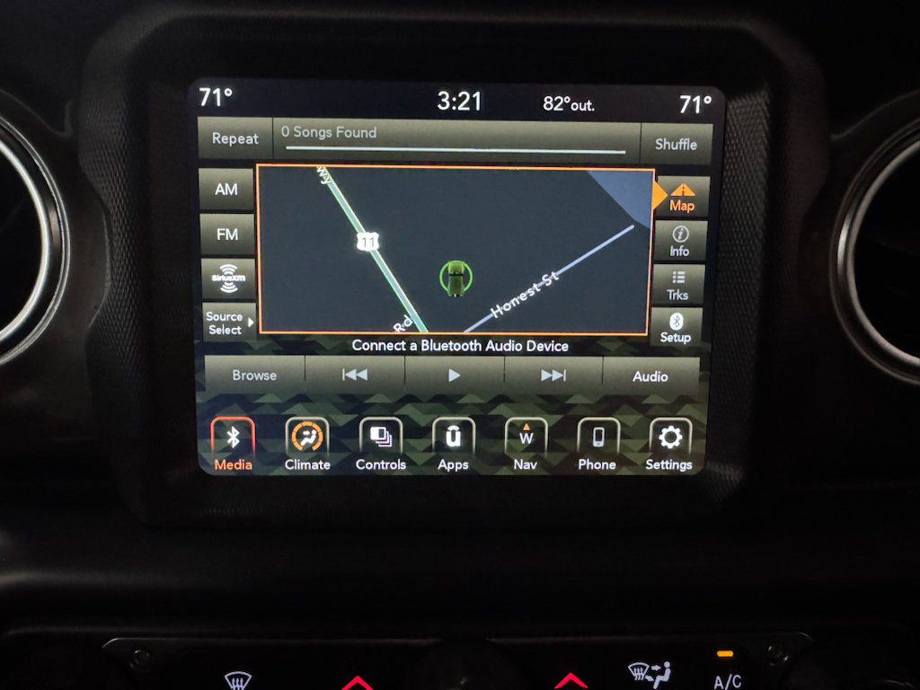 Used 2022 Jeep Wrangler Unlimited Sahara AWD/4WD image 26