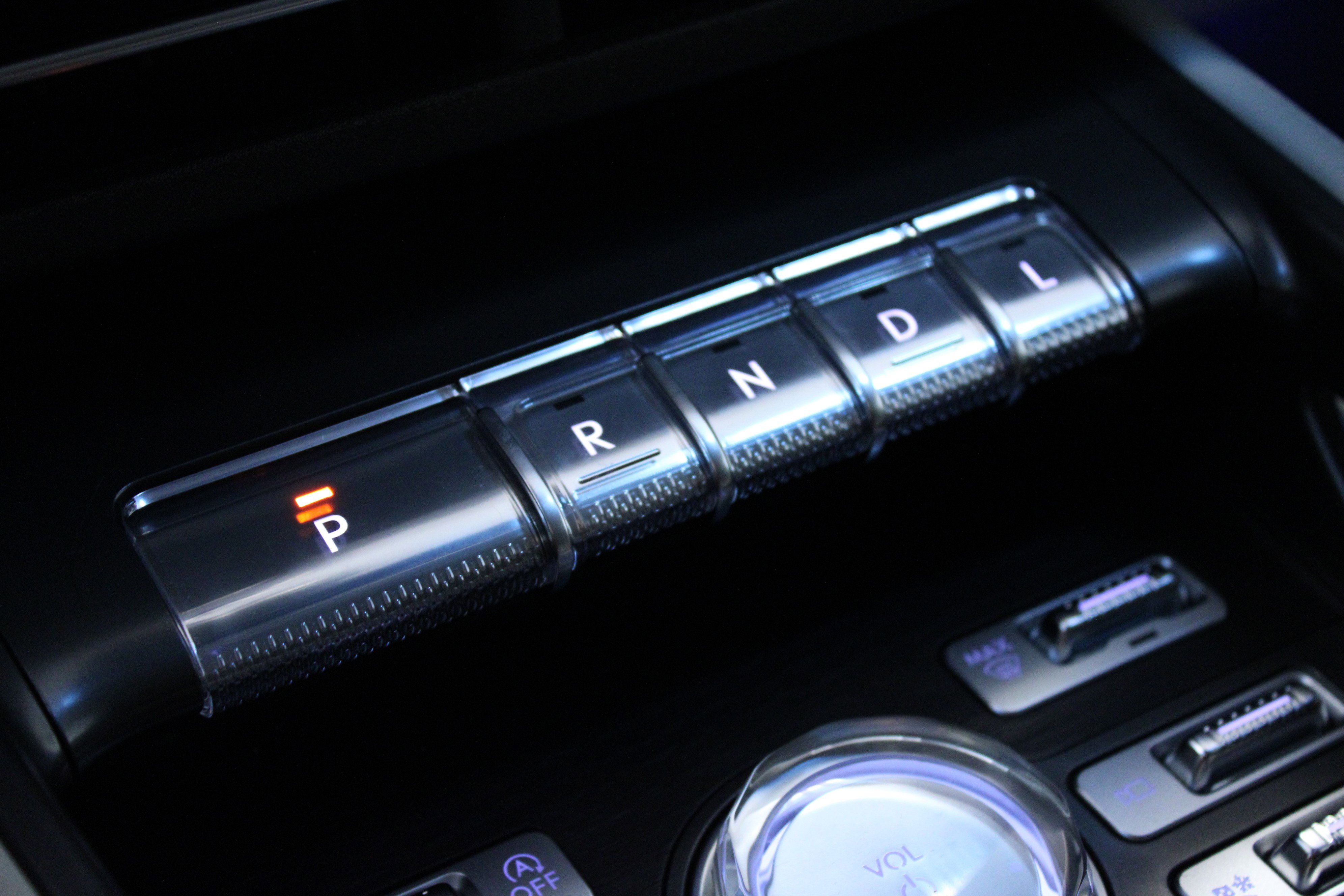 Used 2024 Lincoln Nautilus Reserve image 23