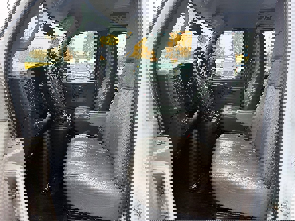 Used 2022 Chevrolet Express 2500 w/ Driver Convenience Package image 15