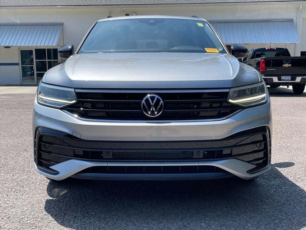 Used 2023 Volkswagen Tiguan SE R-Line FWD image 30