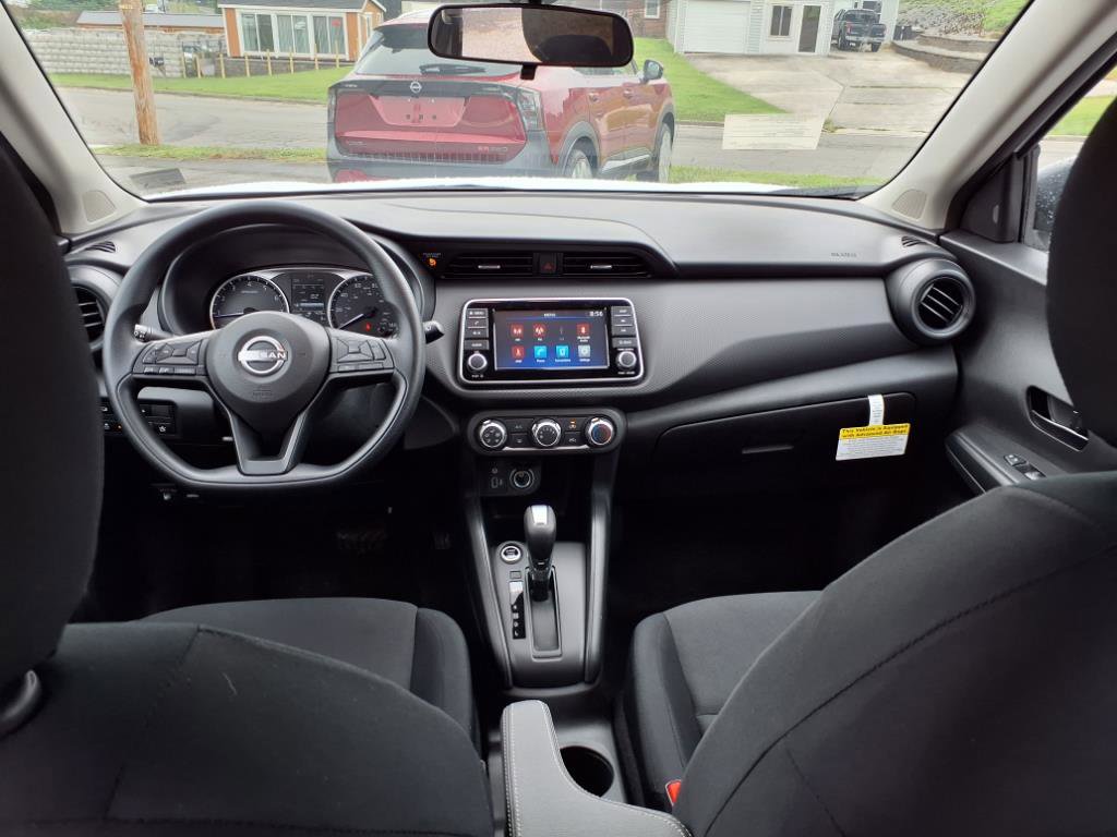 New 2025 Nissan Kicks Play S FWD image 17