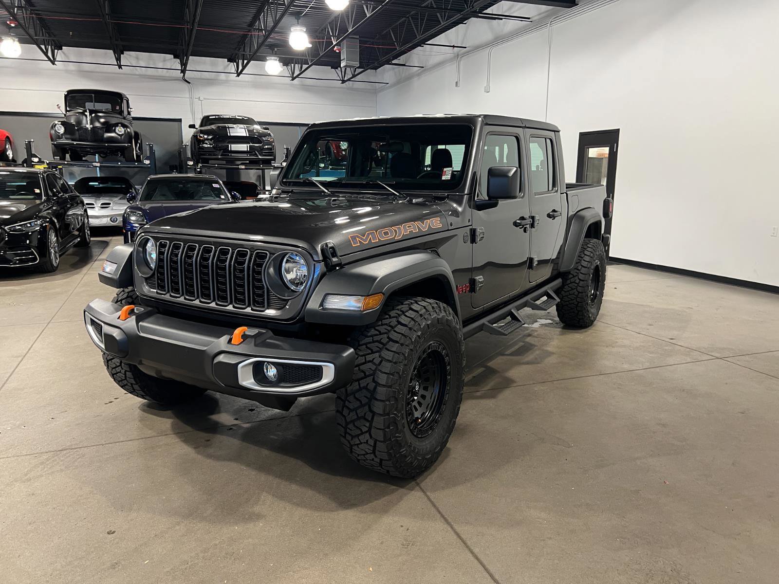 Used 2025 Jeep Gladiator Sport image 7