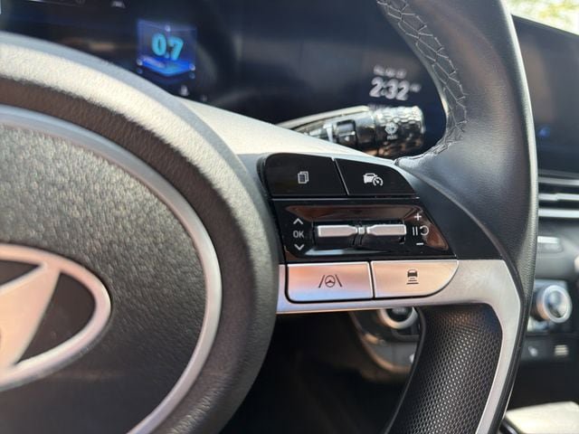 Used 2024 Hyundai Elantra Limited FWD image 28