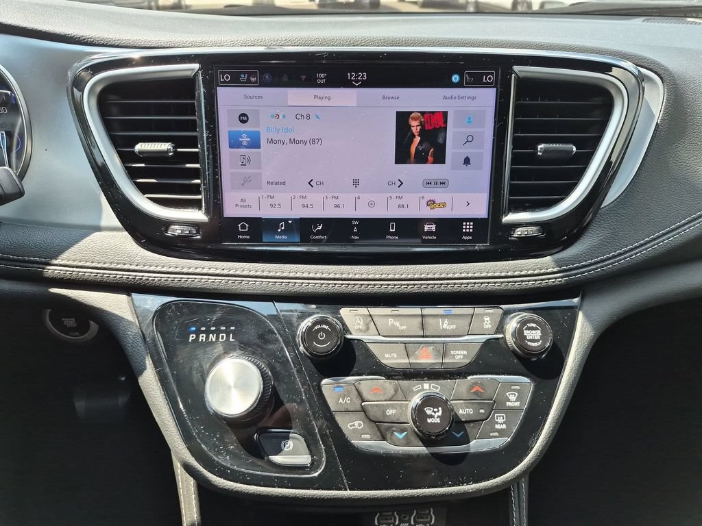 Used 2025 Chrysler Pacifica Limited FWD image 21