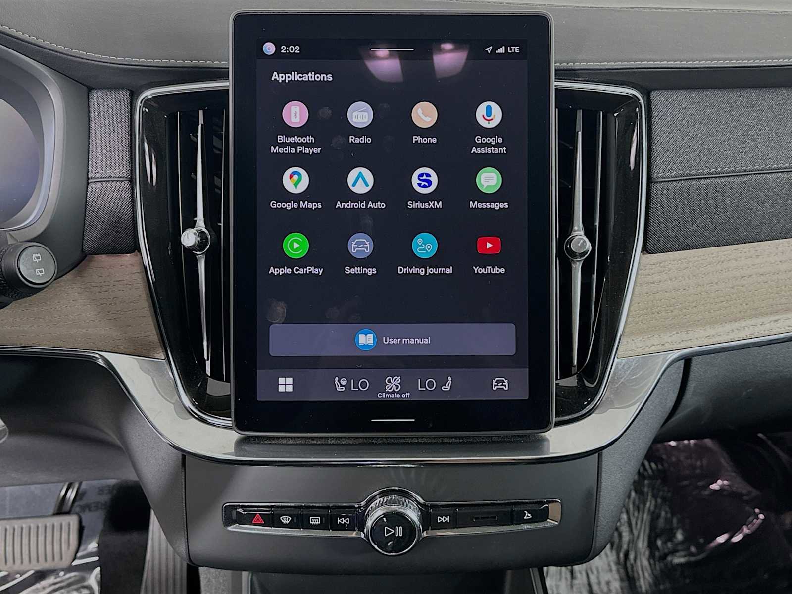 Used 2025 Volvo XC90 T8 Plus w/ Protection Package Premier image 13