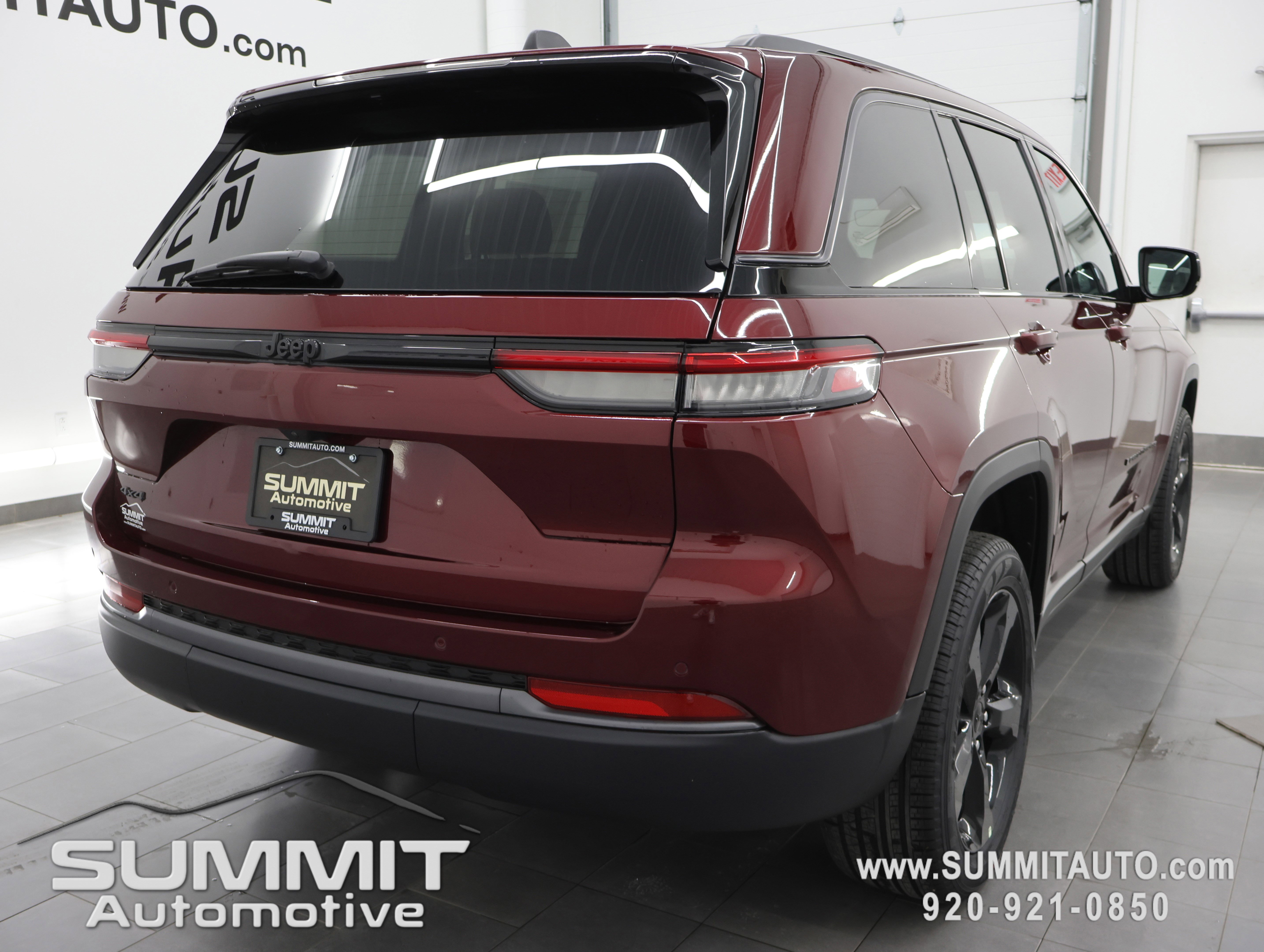 New 2026 Jeep Grand Cherokee Limited AWD/4WD image 4