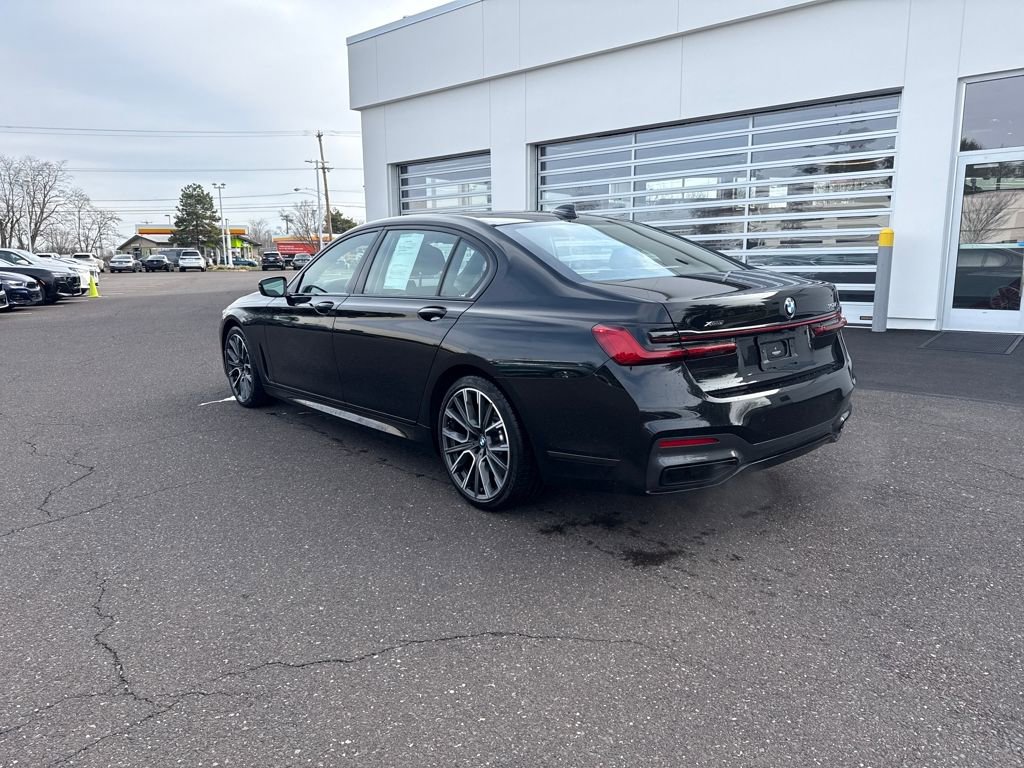 Used 2021 BMW 750i xDrive w/ Executive Package image 3