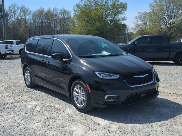 New 2026 Chrysler Pacifica Select FWD image 7
