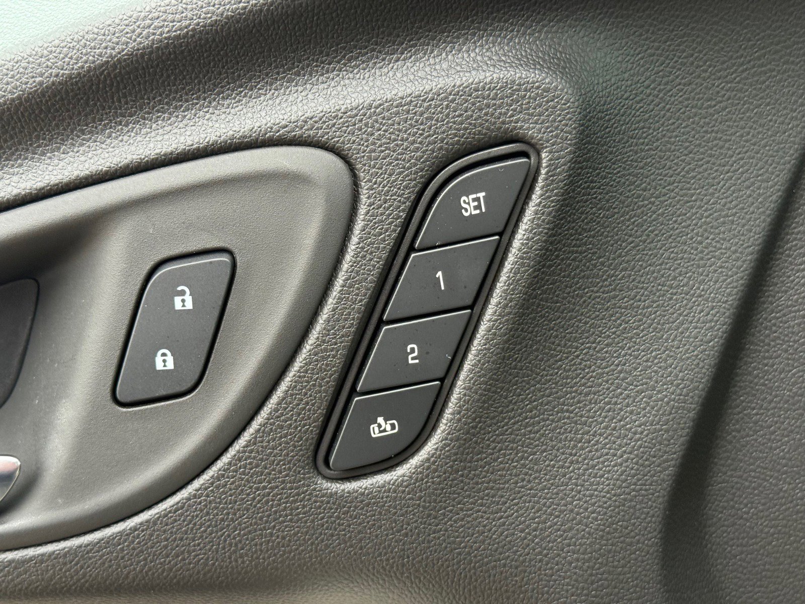 Certified 2026 Buick Encore GX Avenir w/ Avenir Technology Package image 8