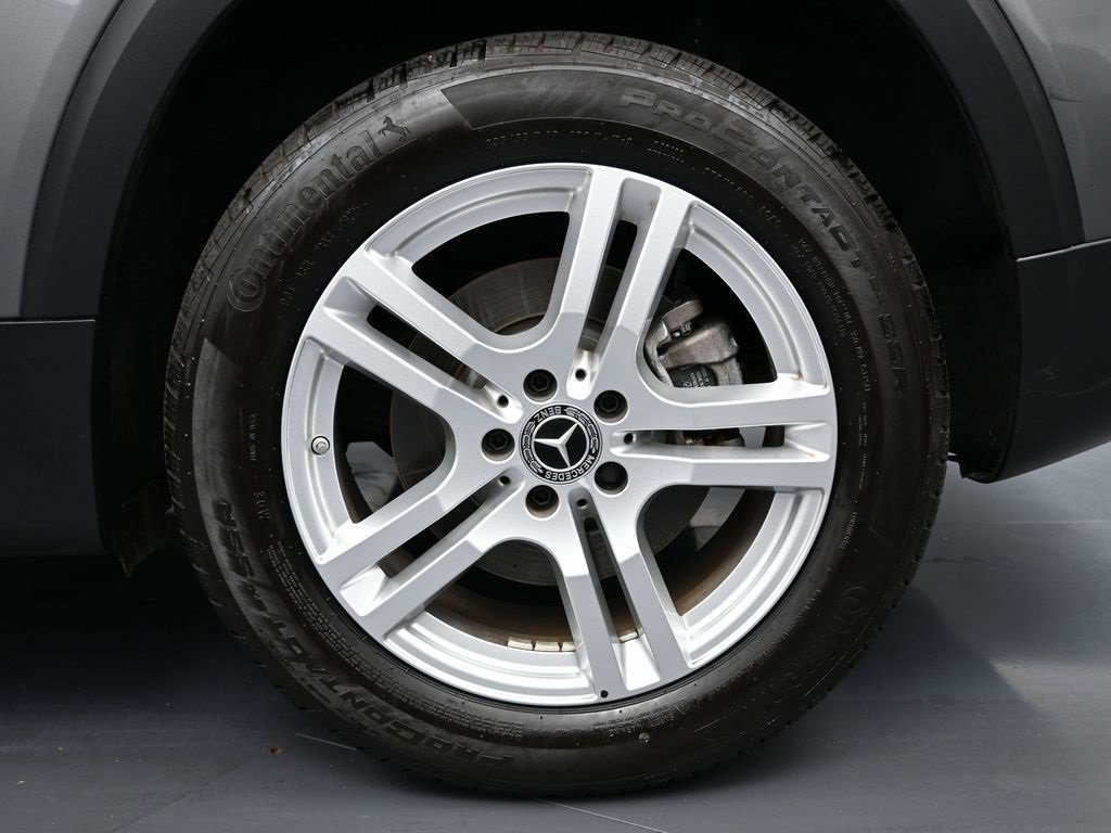 Used 2022 Mercedes-Benz GLB 250 w/ Premium Package Lite image 11