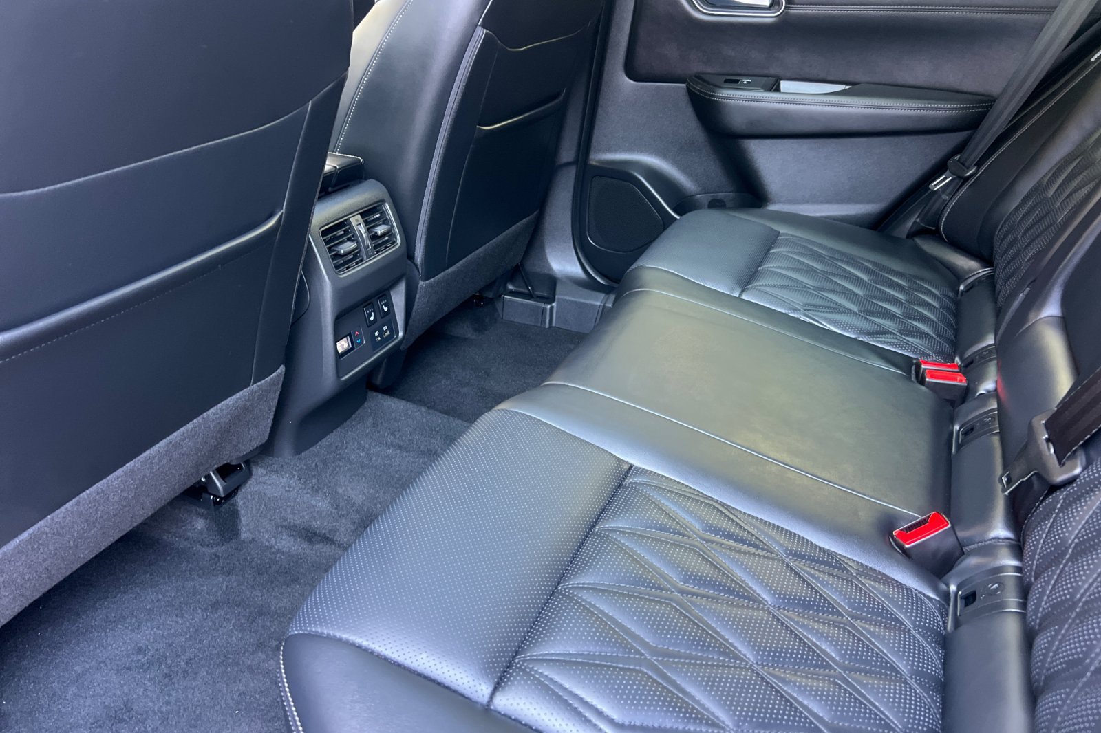 Certified 2023 Nissan Rogue Platinum w/ Platinum Premium Package AWD/4WD image 13