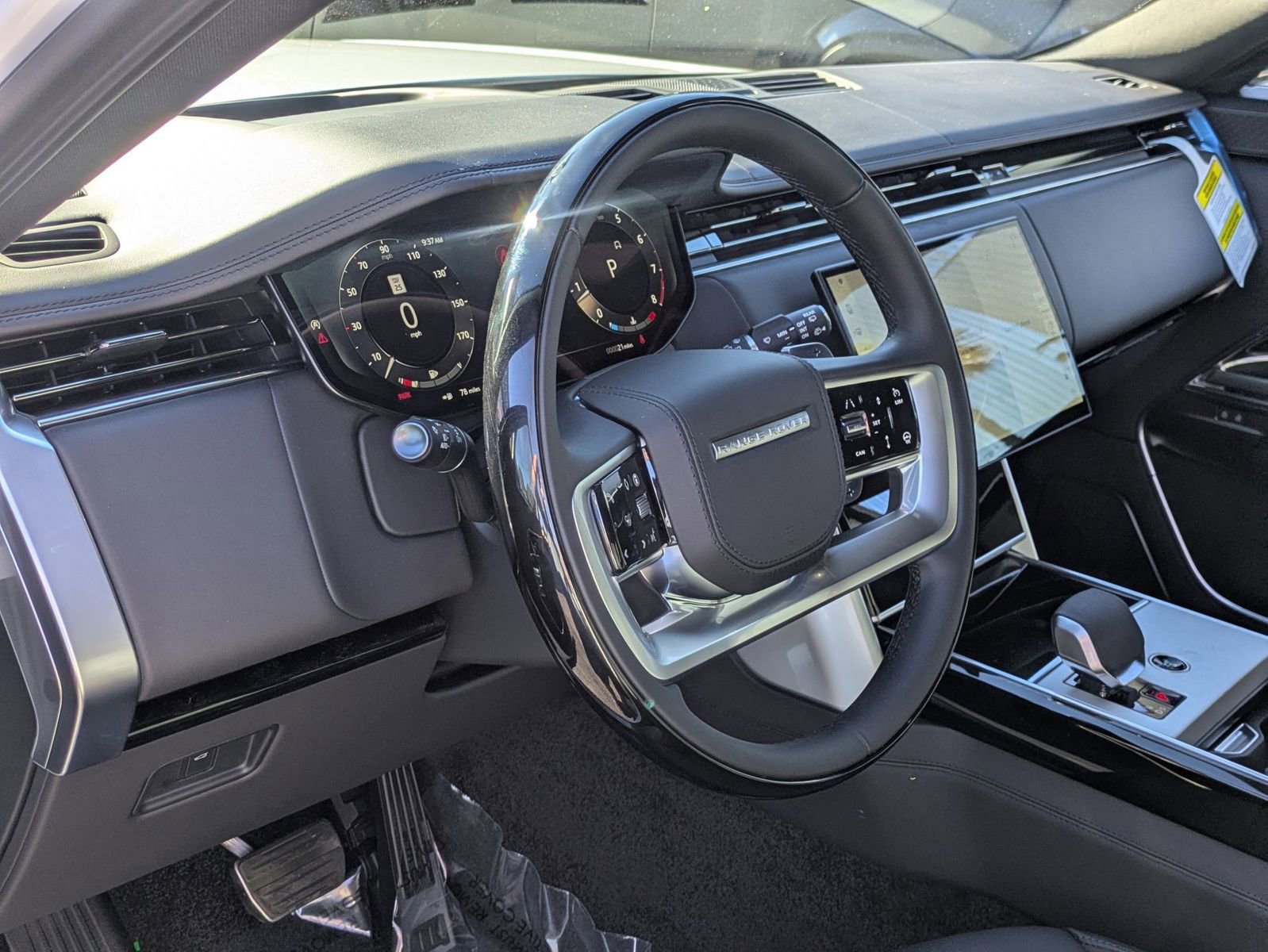 New 2026 Land Rover Range Rover Long Wheelbase Autobiography image 3