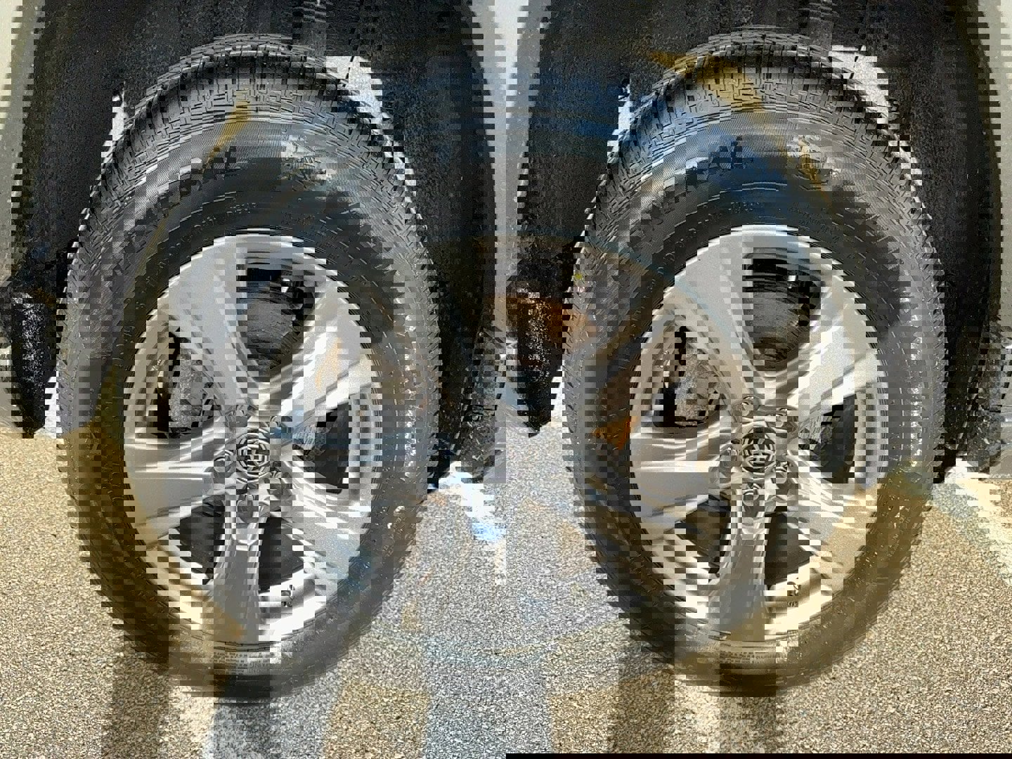 Used 2022 Toyota RAV4 XLE image 13