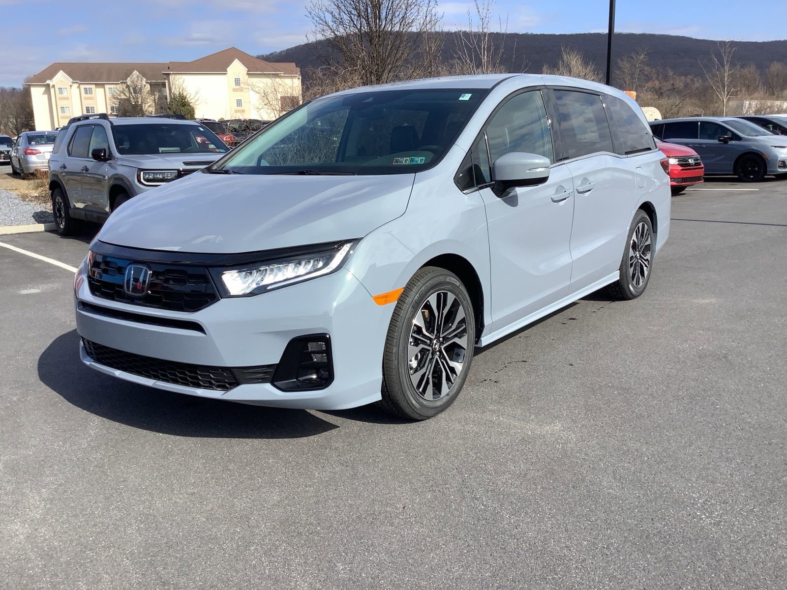 New 2026 Honda Odyssey Elite image 2