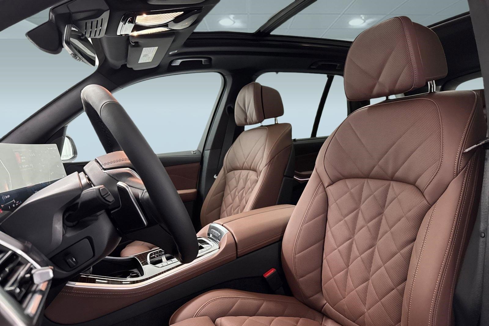 Used 2026 BMW X5 sDrive40i w/ Climate Comfort Package RWD image 5