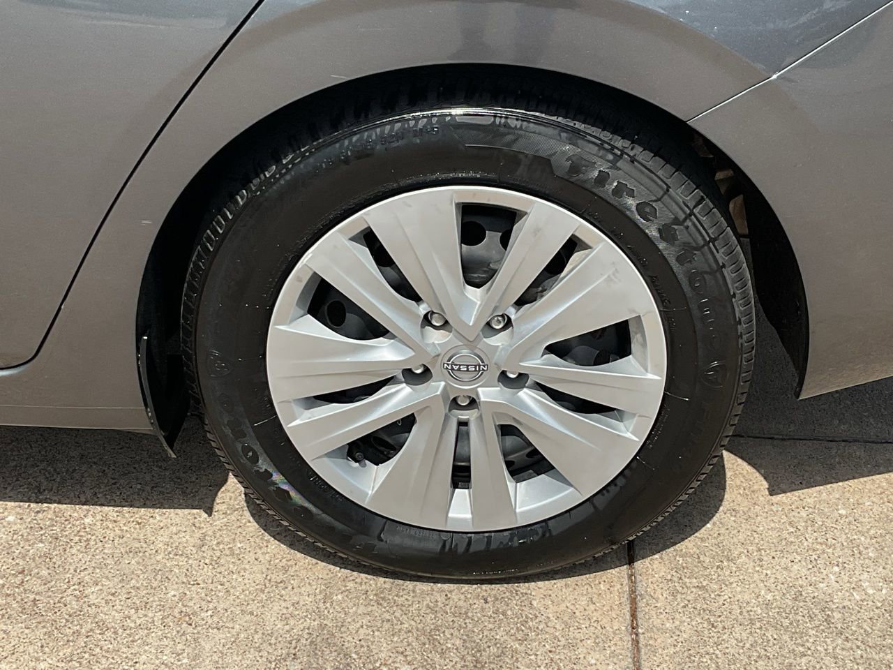 Used 2025 Nissan Sentra S image 8