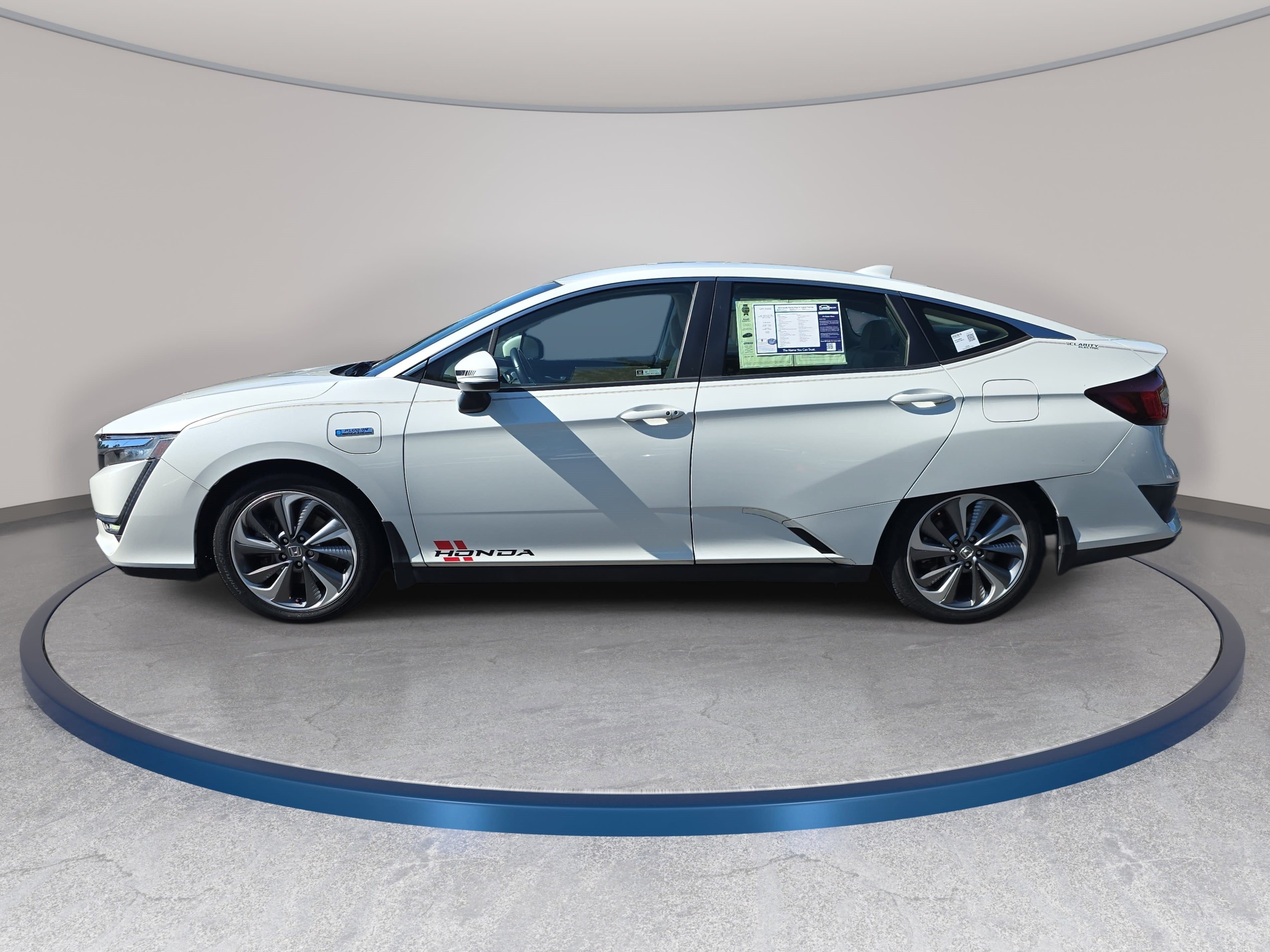 Used 2018 Honda Clarity Touring image 8