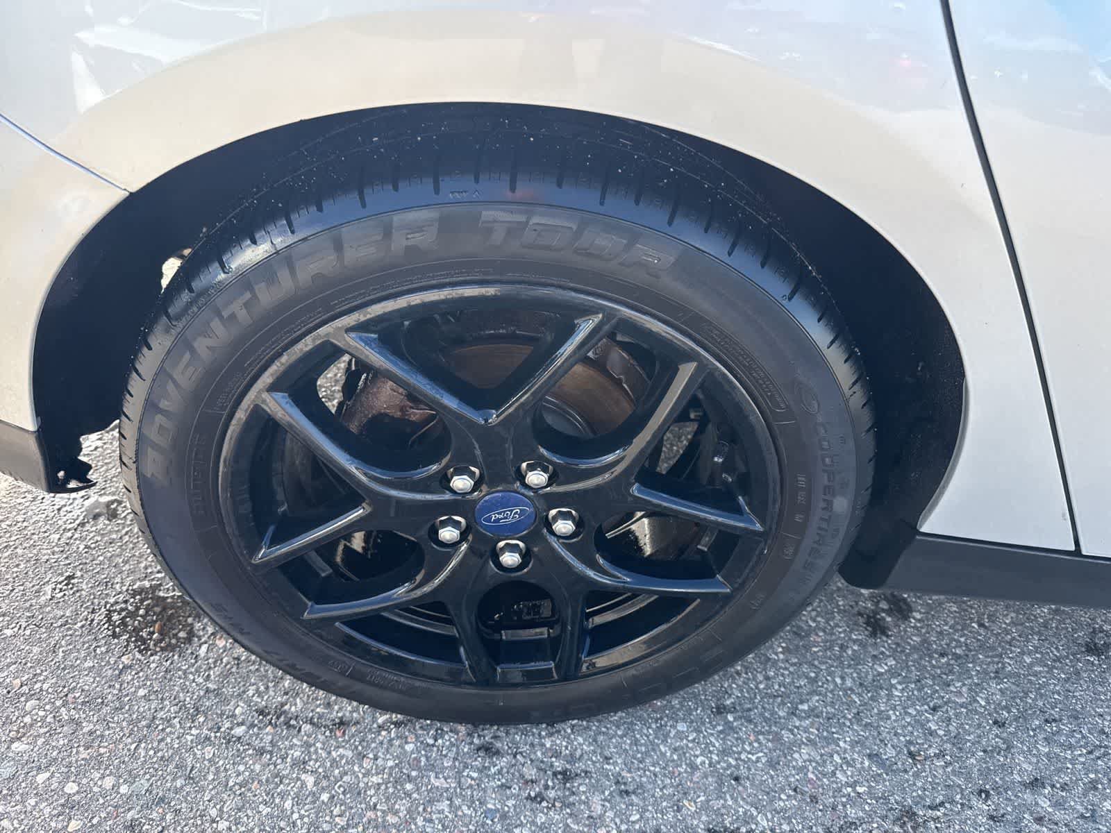 Used 2016 Ford Focus SE w/ Equipment Group 201A FWD image 11