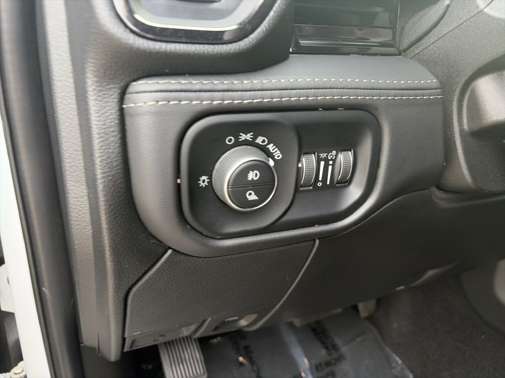 Used 2025 RAM 2500 Limited AWD/4WD image 19