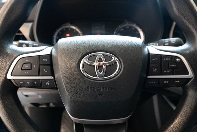 Used 2022 Toyota Highlander L FWD image 23