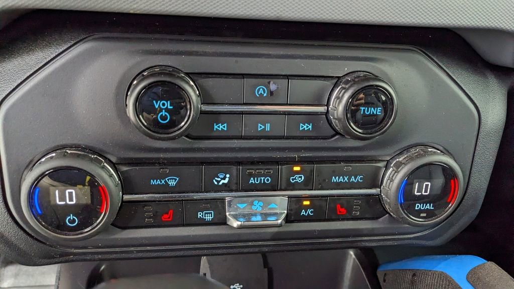 Certified 2024 Ford Bronco Black Diamond image 29