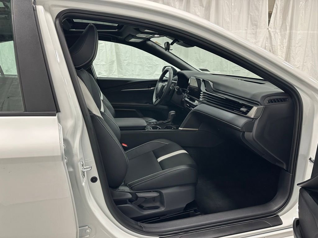 Used 2026 Toyota Camry SE image 58