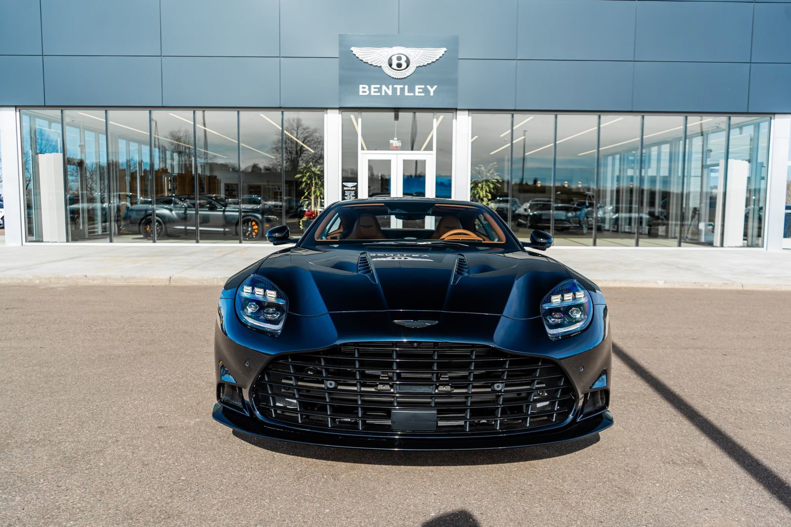 Used 2025 Aston Martin Vanquish image 20