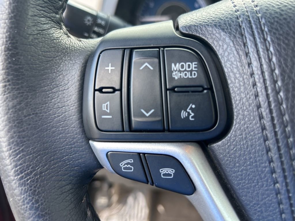 Used 2017 Toyota Sienna XLE w/ XLE Navigation Package image 43