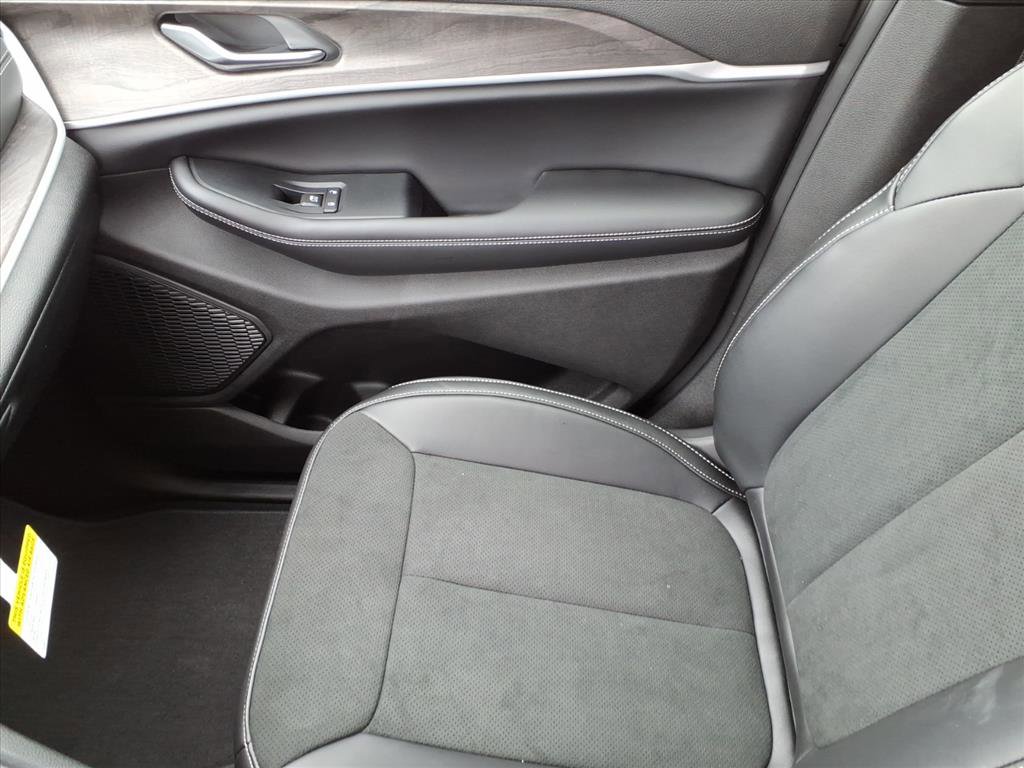 New 2026 Jeep Grand Cherokee Altitude image 31