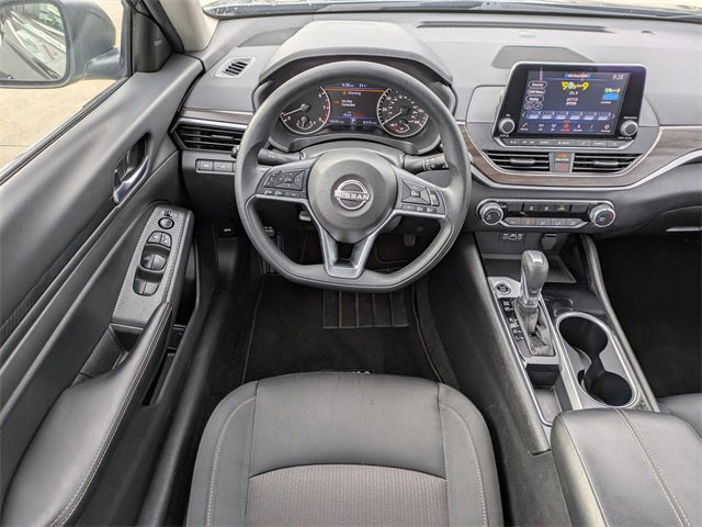 Used 2024 Nissan Altima 2.5 SV image 17